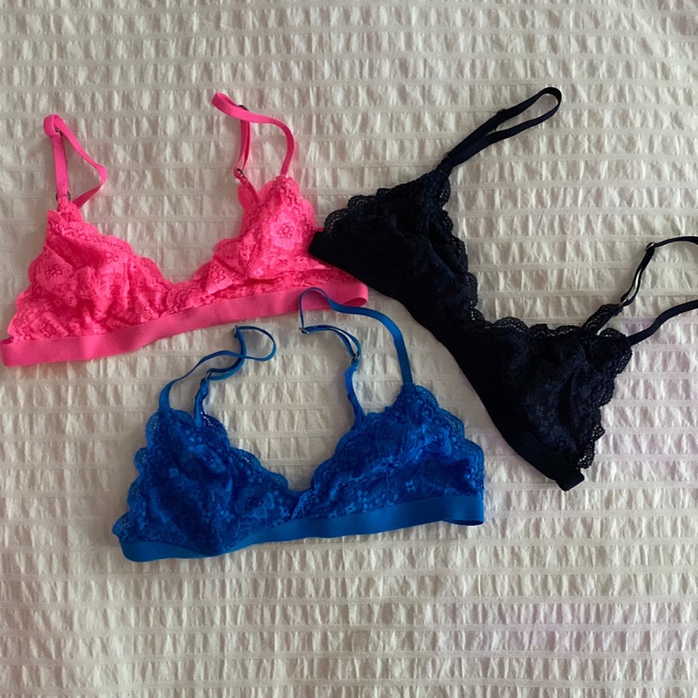 Gilly Hicks Unlined Bralette 3 pairs